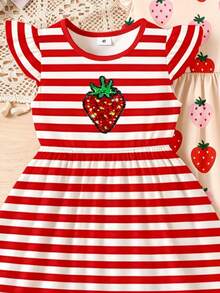 SHEIN Elladie kids 3件套甜美可爱草莓装饰条纹半身裙，草莓印花搭配纯色喇叭袖连衣裙，休闲度假装扮，适合夏季穿着 - 彩色 - 查看 7
