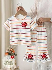 2件組女嬰白色夏季休閒可愛度假風彩色條紋與花卉刺繡印花寬鬆圓領T恤與喇叭褲套裝 - 白色 - 查看 2