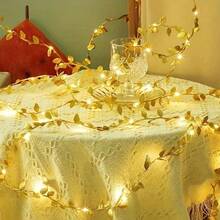 1 Filo di Luci Fatate a Foglia d'Oro, 2m/20 LED, 5m/50 LED, 10m/100 LED, Alimentato a Batteria Luce Calda, Adatto per Camino, Ringhiera, Tenda, Regalo Festivo, Festa, Matrimonio, Stanza, Tavolo (Ghirlanda Alimentata a Batteria). Più Fili Possono Creare Questo Effetto. - Foglie dorate - Visualizzare 4