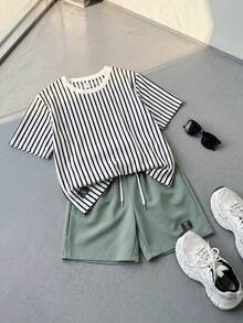 SHEIN Little Byeori 2 件青少年男童休闲条纹短袖 T 恤和短裤套装，街头潮流朋克摇滚学院风，适合日常穿着、派对、音乐节、春夏季 - 白色 - 查看 7