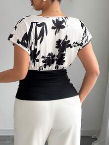Elenzga 女士加大码优雅V领纯色印花腰部T恤，适合日常和办公穿着，春夏款 - 彩色 - 查看 2
