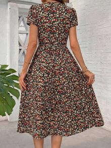 SHEIN Clasi 女款V領蕾絲拼接百褶休閒派對中長洋裝 - 彩色 - 查看 8