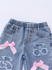 SHEIN Playful Pals 嬰兒幼兒女童牛仔長褲 夏季可愛風 淺藍色 破洞櫻桃毛邊貼布 + 粉色蝴蝶結裝飾 鬆緊腰 棉質 畢業款 - 淺色水洗藍 - 查看 5