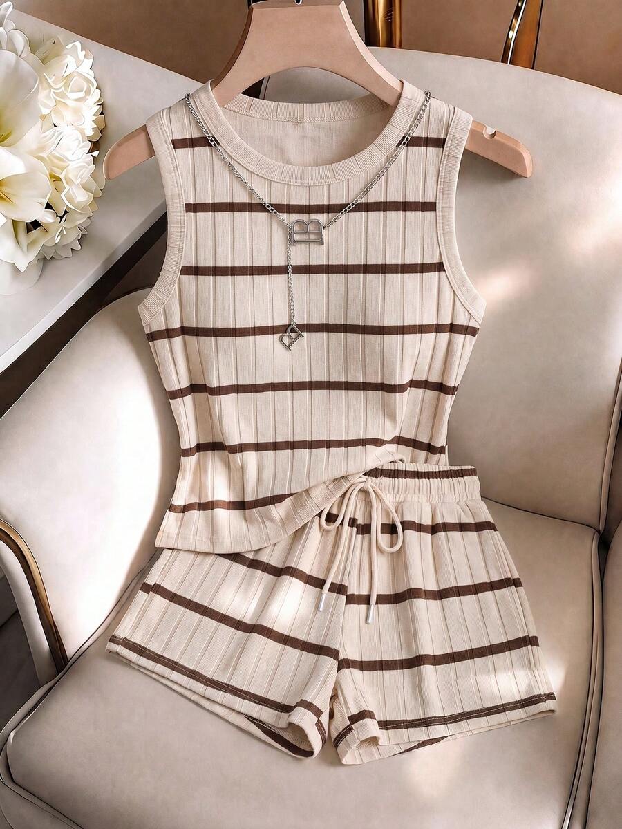 SHEIN LUNE 女款圓領條紋上衣與短褲休閒日常套裝 - 彩色 - 查看 1