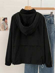 SHEIN EZwear 大尺碼女款條紋拼接拉鍊開襟連帽外套 - 黑與白 - 查看 2