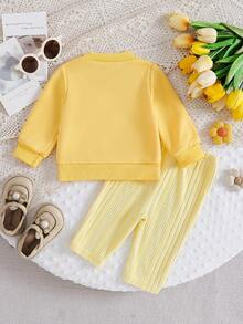 SHEIN Newborn Baby Girl Casual Sweet 3D Flower Sweatshirt And Ribbed Long Pants Set - Yellow - View 2