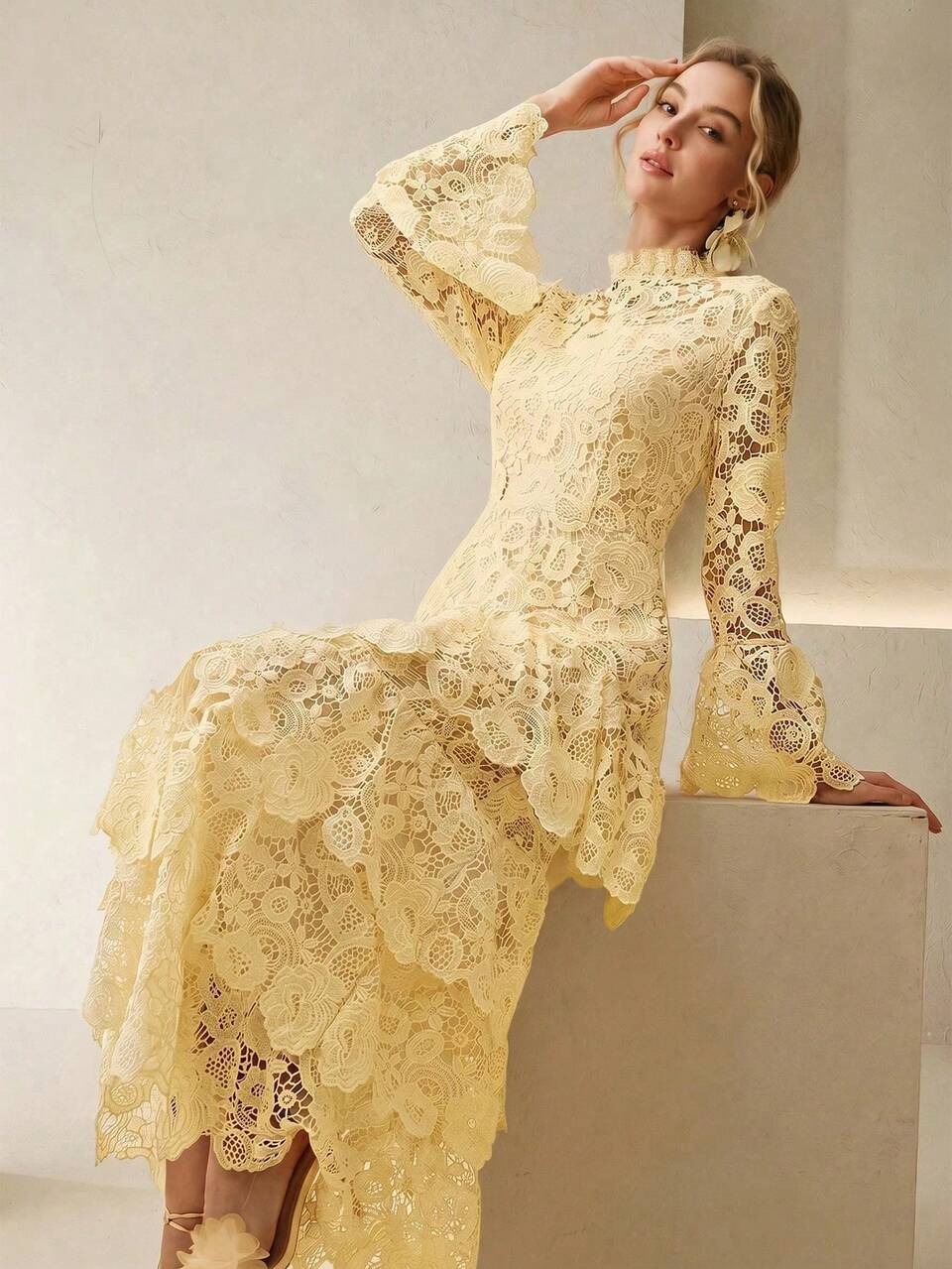 Anewsta Women's New Fashion Elegant Elegant Hollow Embroidery Lace Trim Waist-Cinched Slimming Multi-Layer Cake Lace Long Sleeve Dress For Party, Gathering, Holiday