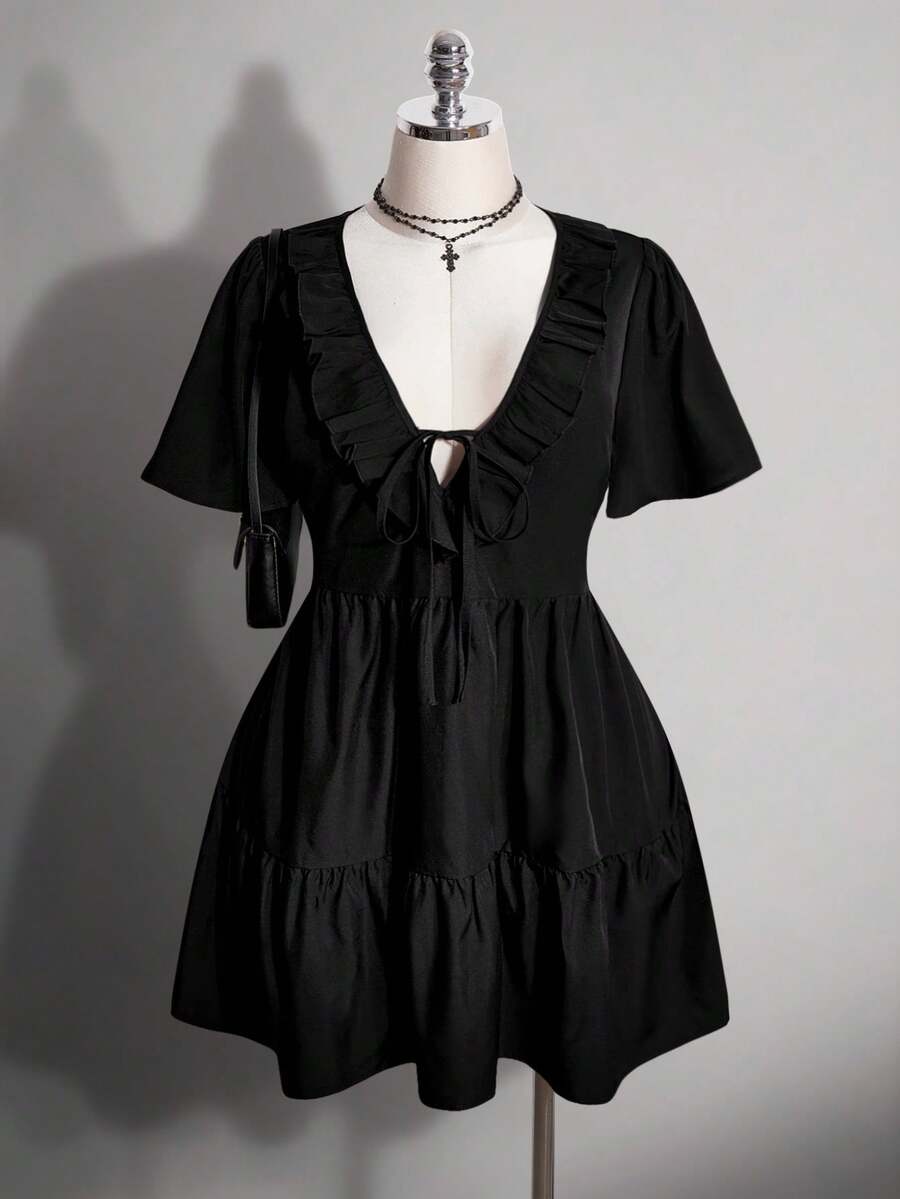SHEIN ICON 大尺碼女款黑色荷葉邊領洋裝 - 黑色 - 查看 1