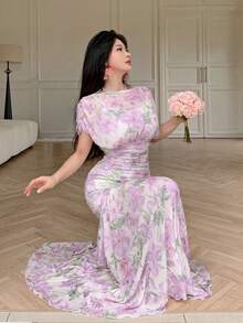 Modelyn 粉色薄紗花卉印花夏季百褶優雅高雅時尚女款長洋裝，適合外出與晚宴派對 - 紫色 - 查看 4