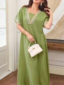 Al Najma Vestido elegante y fresco de unicolor con cuello en V, encaje bordado, 2 en 1, holgado y estilizante, con vuelo, para mujer - Verde - Ver 5