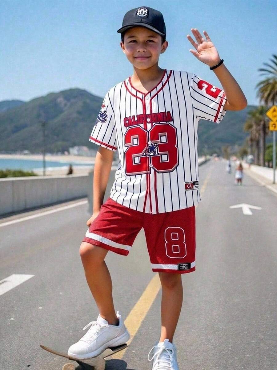 SHEIN 兒童青少年男孩運動風休閒百搭條紋字母圖案短袖寬鬆上衣,適合春夏出遊、運動、旅行度假 - 紅色 - 查看 1
