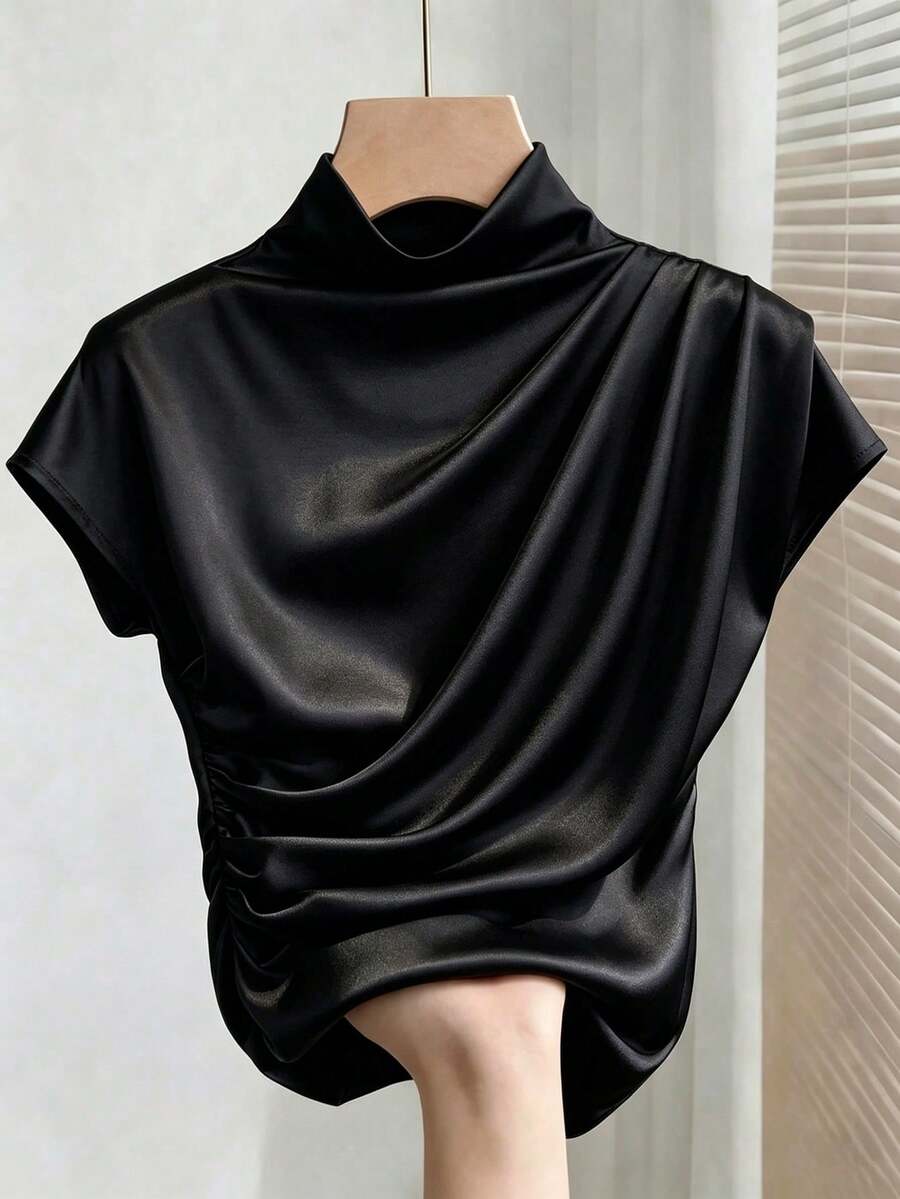 Franclia 大尺碼緞面優雅百褶短袖上衣 T-shirt - 黑色 - 查看 1