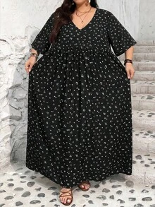 SHEIN CURVE+ 大尺碼 US22 音樂節、海邊度假、波希米亞風女款 V 領碎花印花抓皺休閒度假日常洋裝 - 黑色 - 查看 3