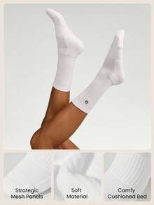 GLOWMODE 3 pares de calcetines suaves con malla ventilada y logotipo bordado perfectos para ejercicios diarios informales - Blanco - Ver 2
