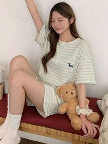 DAZY 女士夏季可爱卡通条纹印花半扣宽松露肩上衣和短裤睡衣套装 - 綠色 - 查看 12