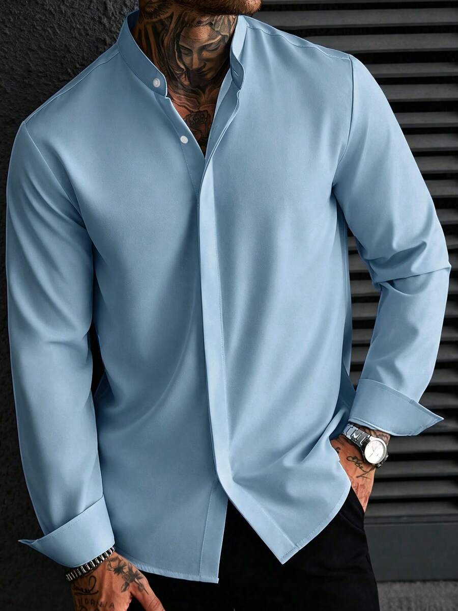 Manfinity Homme 男士長袖亨利領襯衫,專為正式商務場合設計,防皺西裝襯衫,適合休閒工作穿著 - 淺藍色 - 查看 1