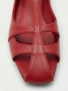 Nöista Sandal kulit datar klasik dengan desain tali T, bentuk ujung tertutup, dan gesper pergelangan kaki yang dapat disesuaikan. Alas kaki elegan abadi untuk sehari-hari. - Merah tua - View 5
