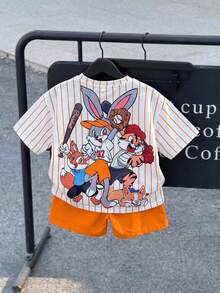 SHEIN Little Byeori 2 件套年轻男孩休闲街头可爱图案超大圆领短袖条纹 T 恤和蓝色短裤夏季两件套服装 - 橘色 - 查看 7
