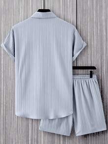 Manfinity Homme Men's Solid Color Single-Breasted Short Sleeve Shirt And Shorts Casual Daily Set - Light Grey - View 2