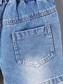 SHEIN 男童牛仔短褲，夏季新品，淺藍色水洗休閒復古，彈性腰帶，經典百搭，時尚休閒單品，優質棉質牛仔面料，適合上學、日常出遊、戶外活動、度假 - 淺色水洗藍 - 查看 6