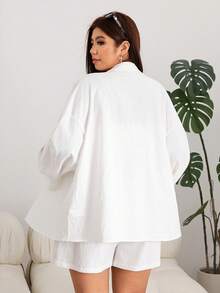 Solflare Conjunto de 2 piezas de camisa de manga larga y pantalones cortos casuales de talla grande para mujer en color blanco - Blanco - Ver 2