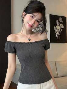 DAZY 夏季深灰色露肩蝴蝶結女款修身短袖T恤上衣，優雅可愛，適合婚禮、日常與派對穿著 - 灰色 - 查看 2