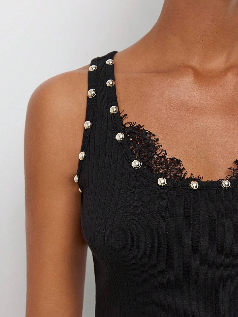 SHEIN Maija Women's Lace Trim Stud Decor Slim Fit Versatile Daily Outing Top