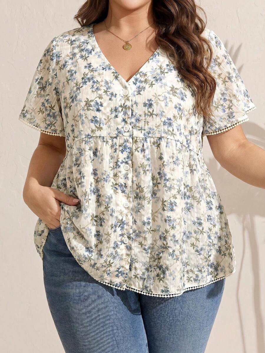 SHEIN LUNE 大尺碼女款單排扣V領蕾絲拼接熱帶植物印花襯衫 - 彩色 - 查看 1