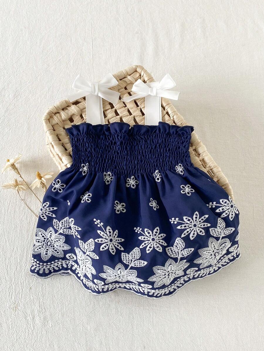 SHEIN 女嬰度假拼接蝴蝶結肩帶刺繡下擺夏日洋裝