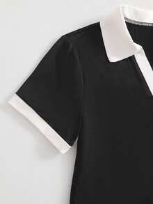 SHEIN 青少年女孩黑白拼色 Polo 套裝，青春活力風，精緻小馬 Logo 印花，領口 V 領設計，收腰上衣 + 短褲 2 件套，免搭配直接穿，適合運動、上學、日常出遊，充滿活力，夏季必備百搭風格，輕鬆穿出活力少女風！ - 黑色 - 查看 3