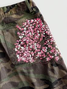 ROMWE MEN Pantalones cortos de mezclilla holgados con estampado de camuflaje y bordado floral para hombres - Multicolor - Ver 2