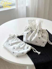 Muroi Mono 1 pièce Sac de rangement pour mouchoirs à cordon avec imprimé floral, boîte à mouchoirs portable en polyester épaissi et imperméable, motif fleurs bleues et blanches, mignon et coquet, esthétique, léger et anti-poussière, organisateur de serviettes pliable et réutilisable, multi-usage pour cosmétiques et articles de toilette, accessoire de décoration de style bohème romantique pour la chambre, la salle de bain, le salon, le bureau, la voiture, les voyages, l'appartement, la chambre d'étudiant, décoration quotidienne, essentiel pour les fêtes et les vacances - Voir 1