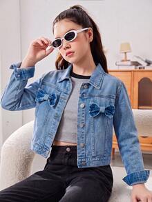 Tween女孩牛仔夾克 夏季新品 休閒可愛少女風 Old Money 風格 夏季淺藍色牛仔布 蝴蝶結裝飾 水洗工藝 短版上衣 寬鬆舒適 棉質牛仔效果 日常百搭 可搭配T恤 適合學校聚會通勤與外出 復古基礎款 - 中等水洗藍 - 查看 1