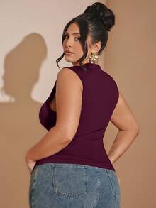 SHEIN BAE Atasan Rajut Wanita Ukuran Besar Warna Hitam dengan Hem Asimetris dan Dekorasi Metalik - Burgundy - View 3