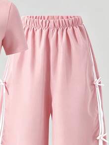 SHEIN Setelan 2 potong untuk remaja: Atasan lengan pendek putih dan celana panjang hitam dengan pita pink, cocok untuk musim semi/panas, olahraga, kasual, dan penampilan imut untuk kembali ke sekolah. - Berwarna merah muda - View 3
