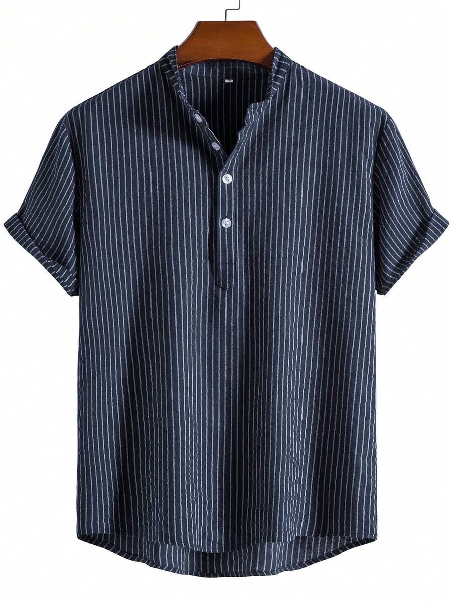 Manfinity Homme Hombres Camisa de rayas con botón irregular - Azul Marino - Ver 1