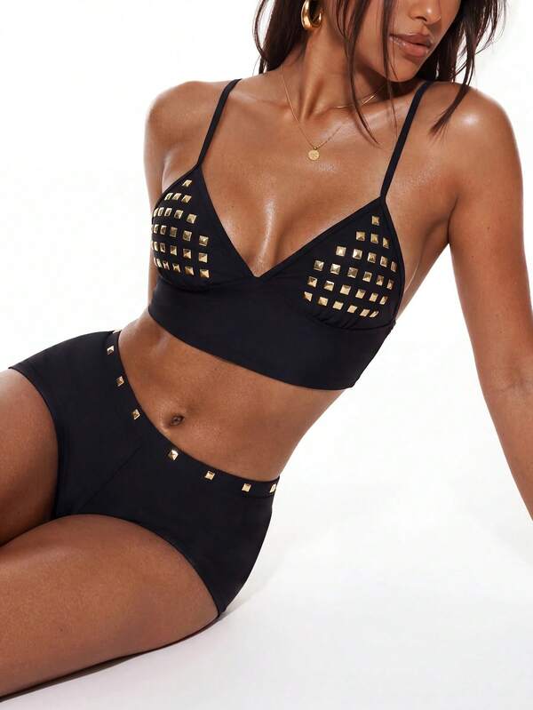 Oceva Koleksi Musim Semi/Panas 2026 Terbaru: Tank Top Bikini Wanita Warna Hitam dengan Leher Lebar dan Hiasan Berlian Imitasi Persegi, Pakaian Pantai Seksi Kasual Gaya Rock Y2K, Pakaian Pantai untuk Pesta Pantai, Pakaian Voli Pantai, Pakaian Festival Musik, Pakaian Kencan di Pantai, Pakaian Klub Malam, Gaya Gothic Rock