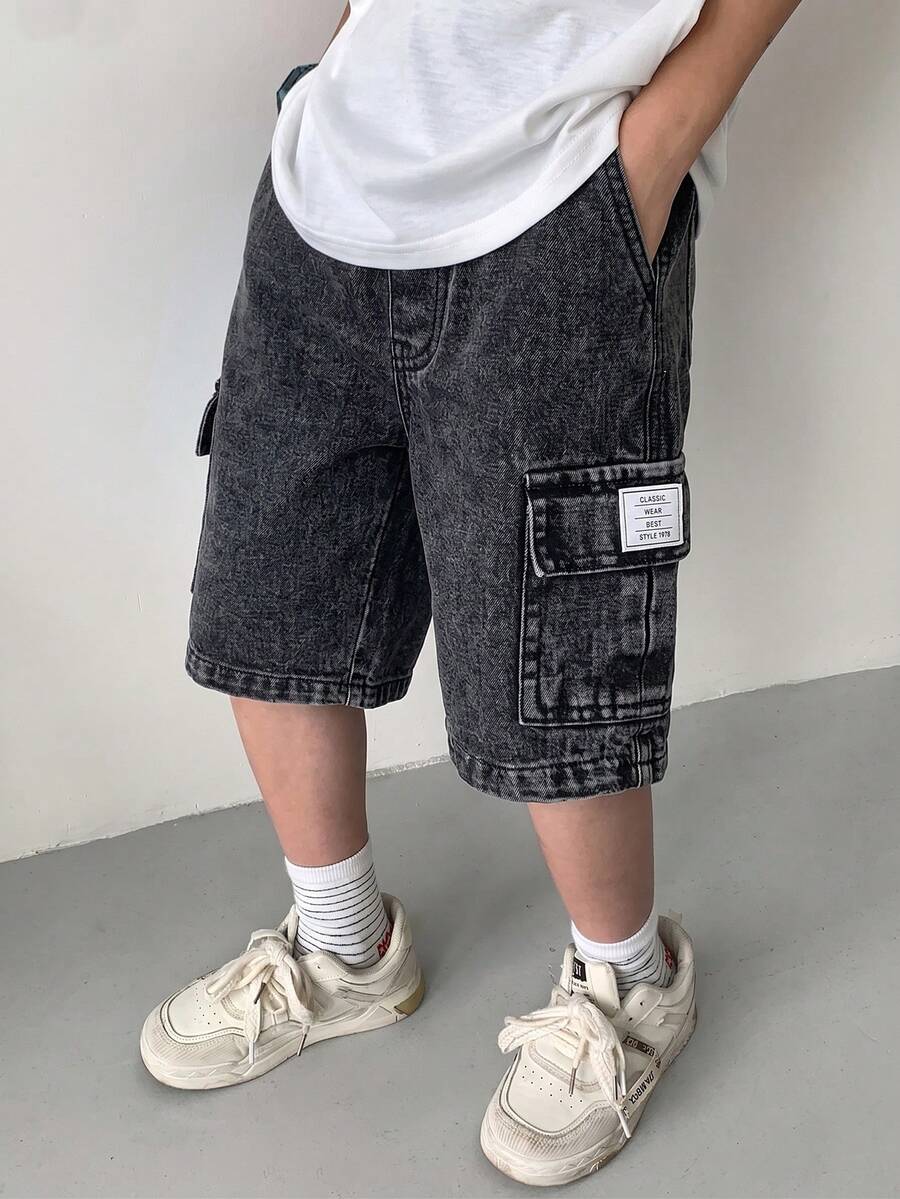 SHEIN 小男孩街頭風休閒純色3D工裝大口袋寬鬆舒適彈性腰短褲 百搭下著 適合學校、生日派對、派對、表演、婚禮、洗禮、開學、日常、旅行、運動、春夏季