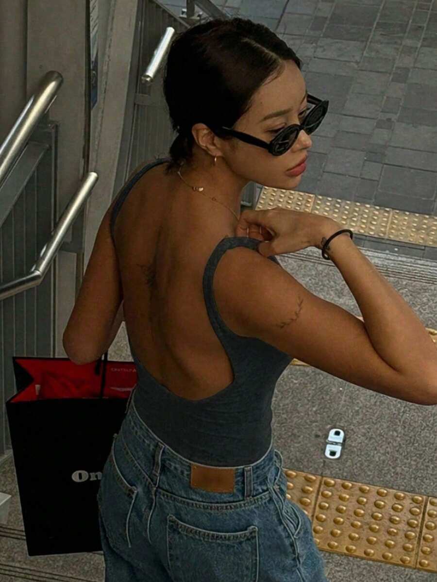 DAZY 女款素色露背貼身性感背心上衣 - 灰色 - 查看 1