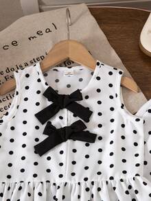 SHEIN Vintaside Kids 少女新款清新田園風精緻碎花兩件套 棕色蝴蝶結裝飾無袖背心上衣 + 寬腿長褲 甜美可愛休閒夏季套裝 - 黑與白 - 查看 7