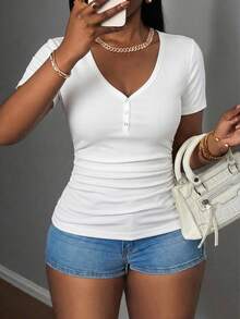 Slaydiva Casual And Simple White Solid Color V-Neck T-Shirt, Suitable For Spring And Summer Wear, Plus Size Available. - White - View 4