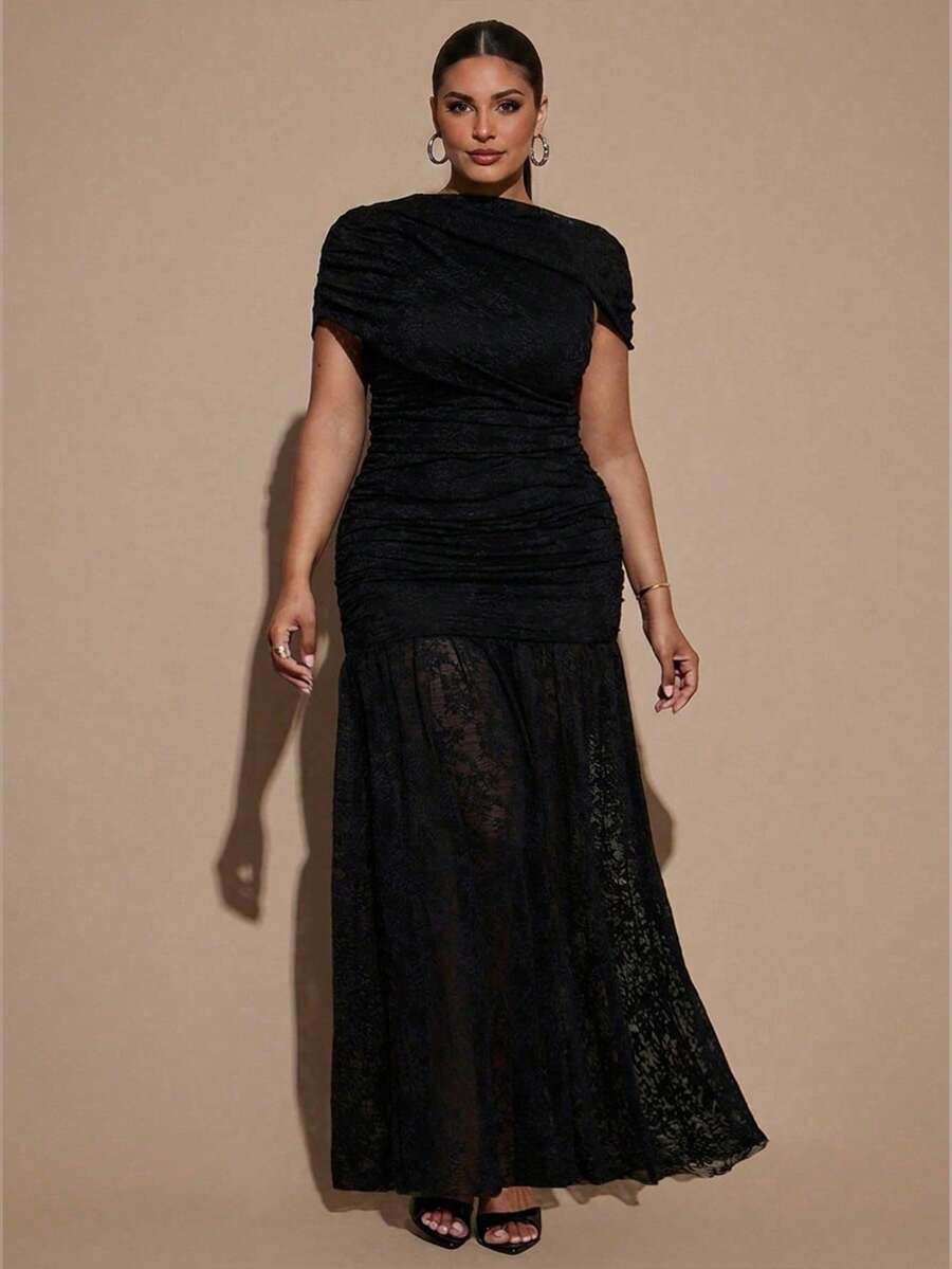 SHEIN BAE CURVE 大尺碼女款黑色蕾絲裹身長洋裝 - 黑色 - 查看 1