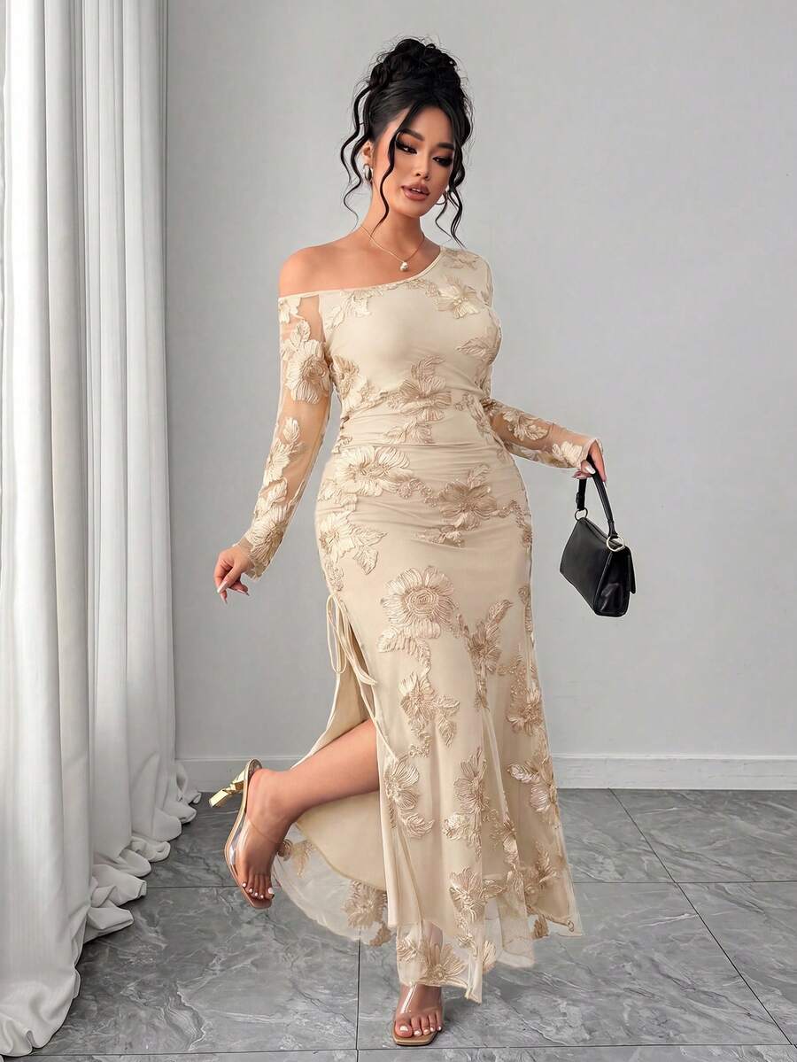 SHEIN Tall CURVE 大码女式蕾丝网纱贴花长袖优雅美人鱼款单肩正式晚礼服,大码女式单肩长袖花卉蕾丝收腰修身派对网纱长裙,这款优雅的设计和及地长裙非常适合正式晚宴、盛会、毕业典礼和其他特殊场合。 - 杏色 - 查看 1