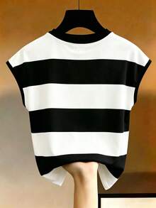 SHEIN Franclia 女款新款極簡百搭不對稱條紋圓領短袖上衣 - 黑與白 - 查看 2