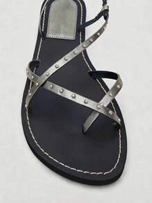 Nöista Flat Sandal With Crisscross Straps Adorned With Small Gold Studs. Summer Shoes - Grey - View 4