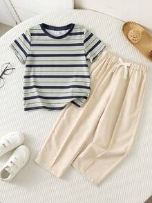 SHEIN 2pcs Kids Young Boy Casual Versatile Striped Pattern Crew Neck Patchwork Pullover Short Sleeve T-Shirt Solid Color Loose Long Pants Knit 2-Piece Set Suitable For School, Garden, Beach, Birthday, Spring, Summer, Autumn, Winter Seasons - Multicolor - View 4