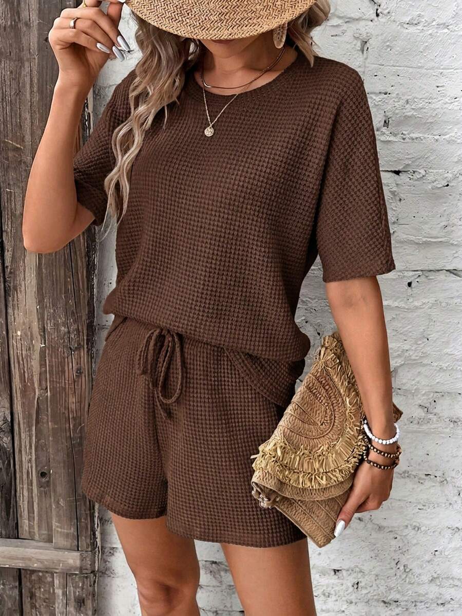 SHEIN Frenchy 女款圓領素色休閒圓領紋理面料上衣與綁帶短褲兩件套