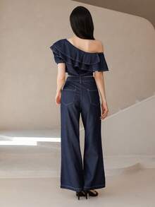 DAZY Set Atasan Crop Top Berkerah Asimetris Berkerut dan Celana Jeans Wanita, Warna Biru Tua, Elegan untuk Kencan Musim Panas - Dark Wash - View 2