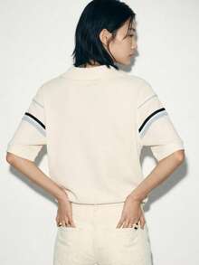 FRIFUL 女款半鈕扣POLO領寬鬆藍白條紋撞色T恤，學院風休閒，適合夏季、早午餐、日常上學穿著 - 白色 - 查看 12