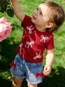 SHEIN Playful Pals 嬰兒/幼童 2件套甜美時尚潮流蝴蝶結毛巾刺繡圓領短袖紅色T恤搭配蝴蝶結裝飾牛仔短褲夏季休閒簡約T恤套裝 - 紅色 - 查看 7